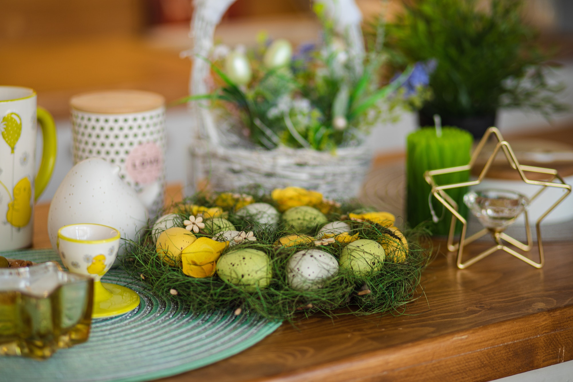 Easter table decorations
