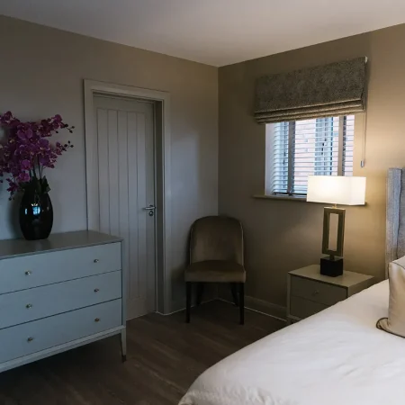 Master Bedroom (2)
